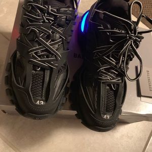 Can anyone help me out with Ai's Balenciaga Track 2 : FashionReps